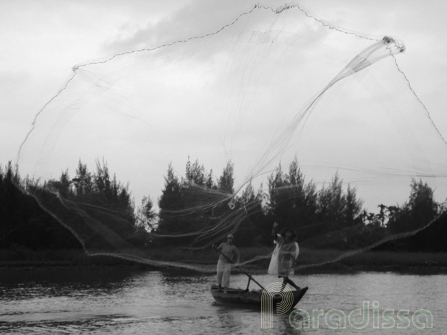 Fishing on the Thu Bon River at Hoi An